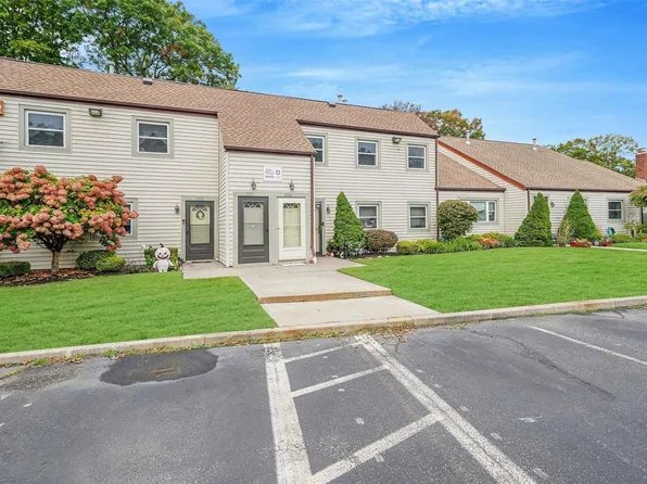506 Lake Court #506, Middle Island, NY 11953