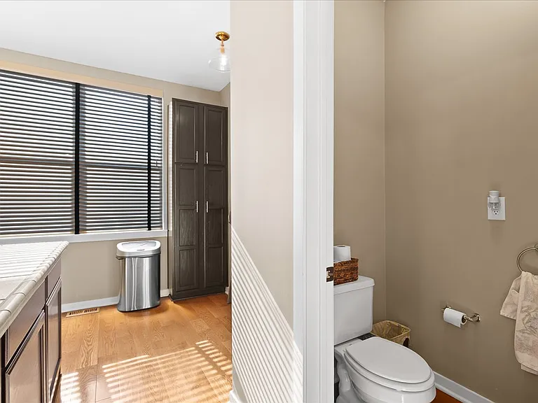 4543 Madison Ave — Photo 8