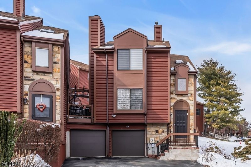 1st image of 106 Frogtown Rd