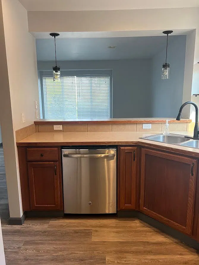3 bed, 3.5 bath, 2359 sqft, $3,195 — Photo 4