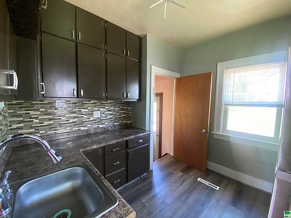 4th image of 3229 Transit Ave