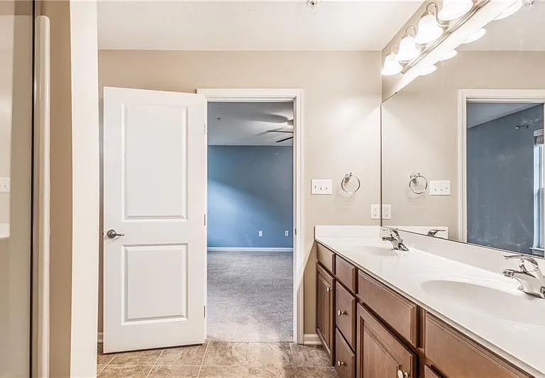 248 Broadstone Dr — Photo 18