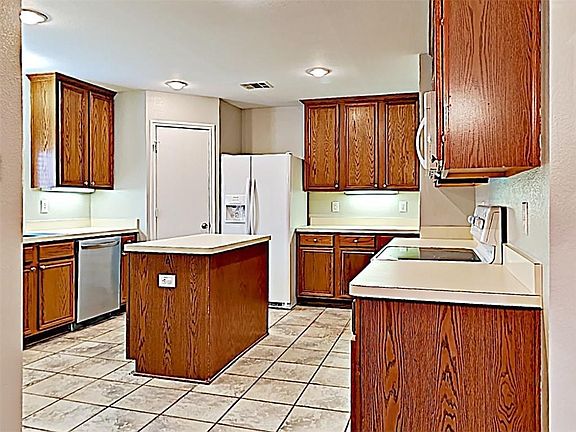 4th image of 1524 Trent Dr