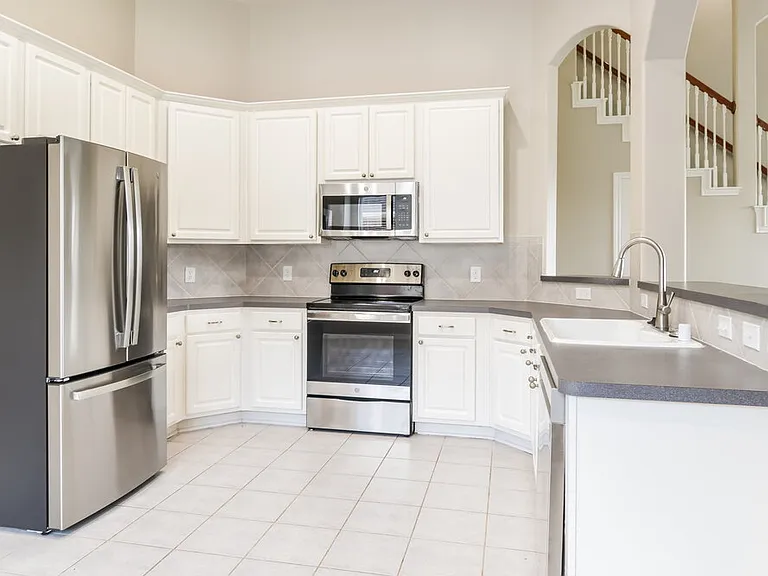 216 Meadowhill Ln — Photo 8