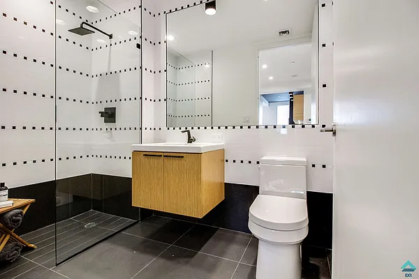 Rented by EXR | media 40