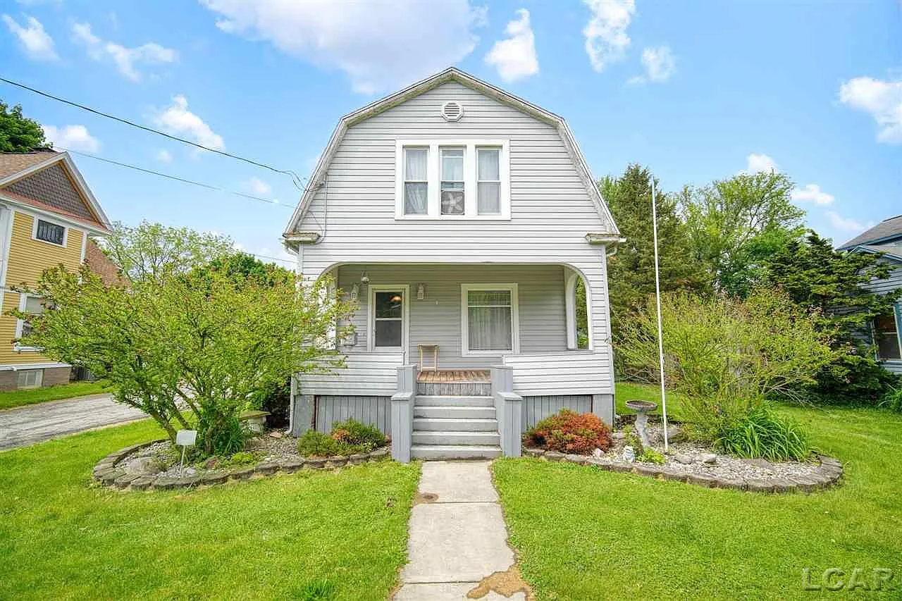 724 College Ave photo 1