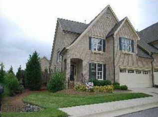 11 Linden Ln, Greensboro, NC 27410