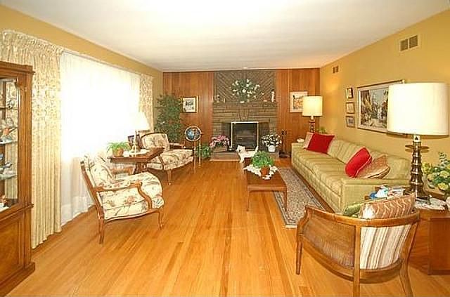 2nd image of 40 Notch Park Rd