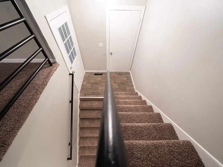 1607 Goodview Ave N #1609 — Photo 9