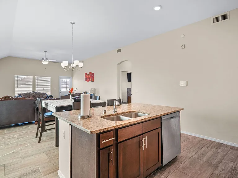 13833 Sky Harbor Ave — Photo 10