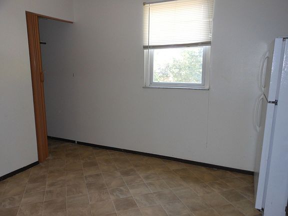 3rd image of 201 Anthony Dr APT C