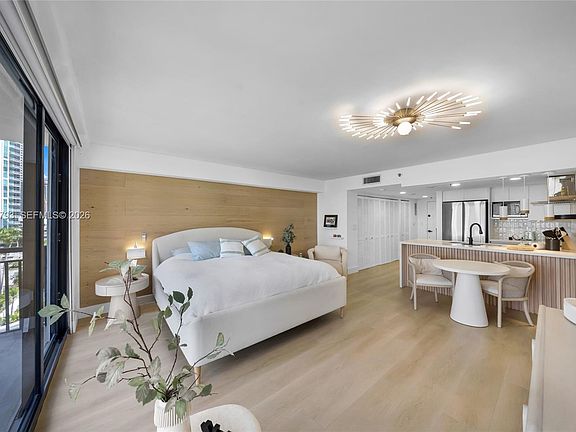 3rd image of 540 Brickell Key Dr APT 809