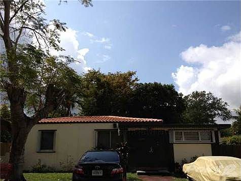 2nd image of 1030 NE 122nd St