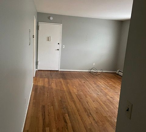 3rd image of 2 Fairview Dr APT 3