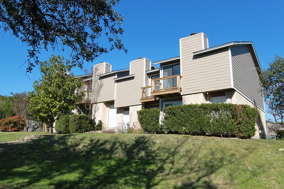Building Photo - 3904 Hudson Bend Rd #D