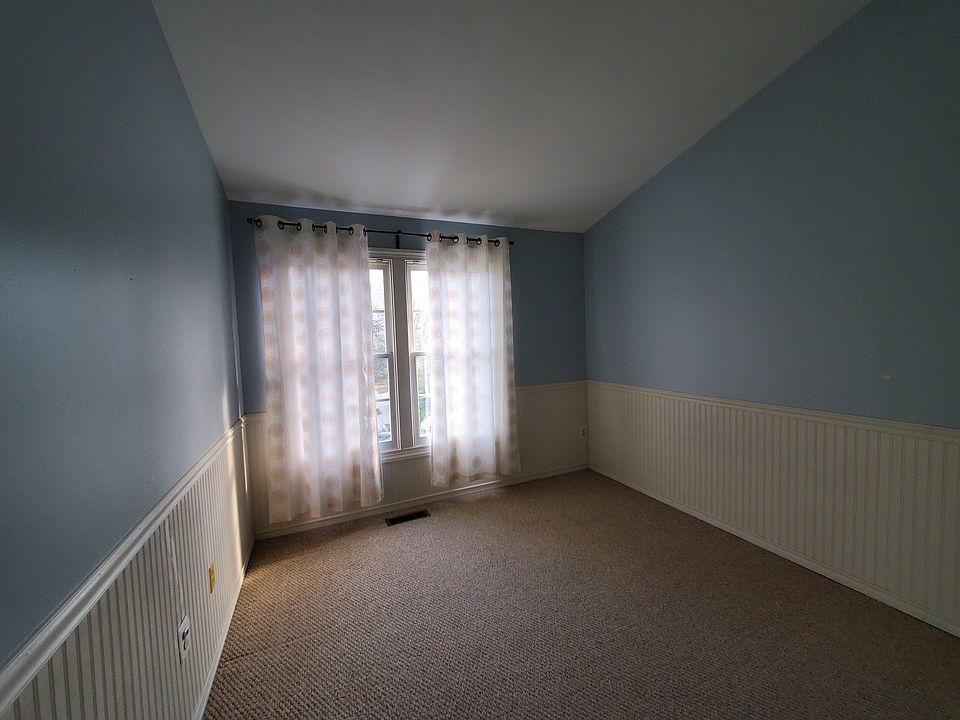 2nd image of 8018 Trevor Pl