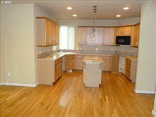 2nd image of 4121 NE 48th Ave