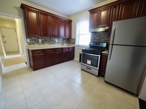 25-45 18th Street image 1 of 26