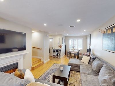 121 Tudor St, Boston, MA, 02127