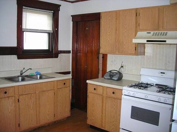 Kitchen 1