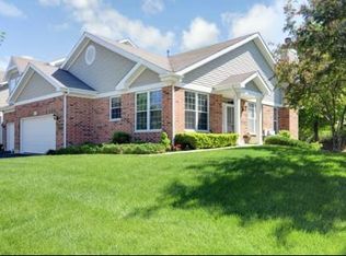 7221 Chestnut Hills Dr, Burr Ridge, IL 60527