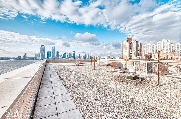 Rented by Platinum Properties | media 21