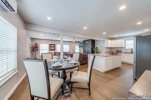 811 W Kings Hwy — Photo 3