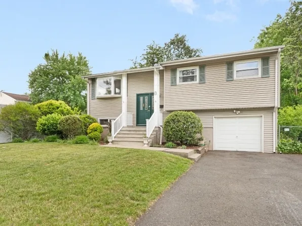 8 Robin Rd, Somerville Boro, NJ 08876