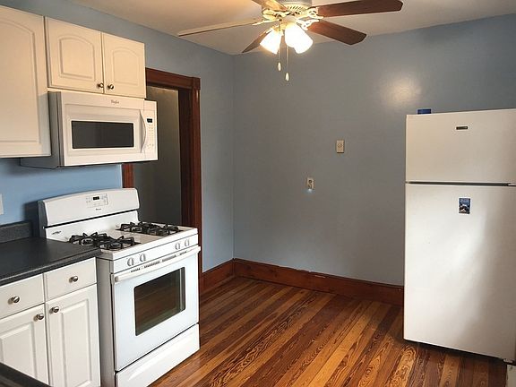 3rd image of 9 Warwick St #3
