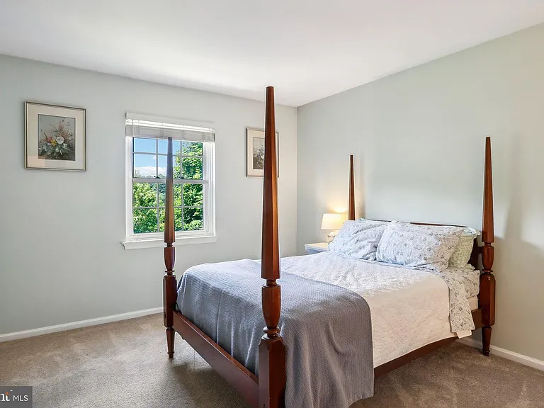 323 Penwyllt Ct — Photo 15