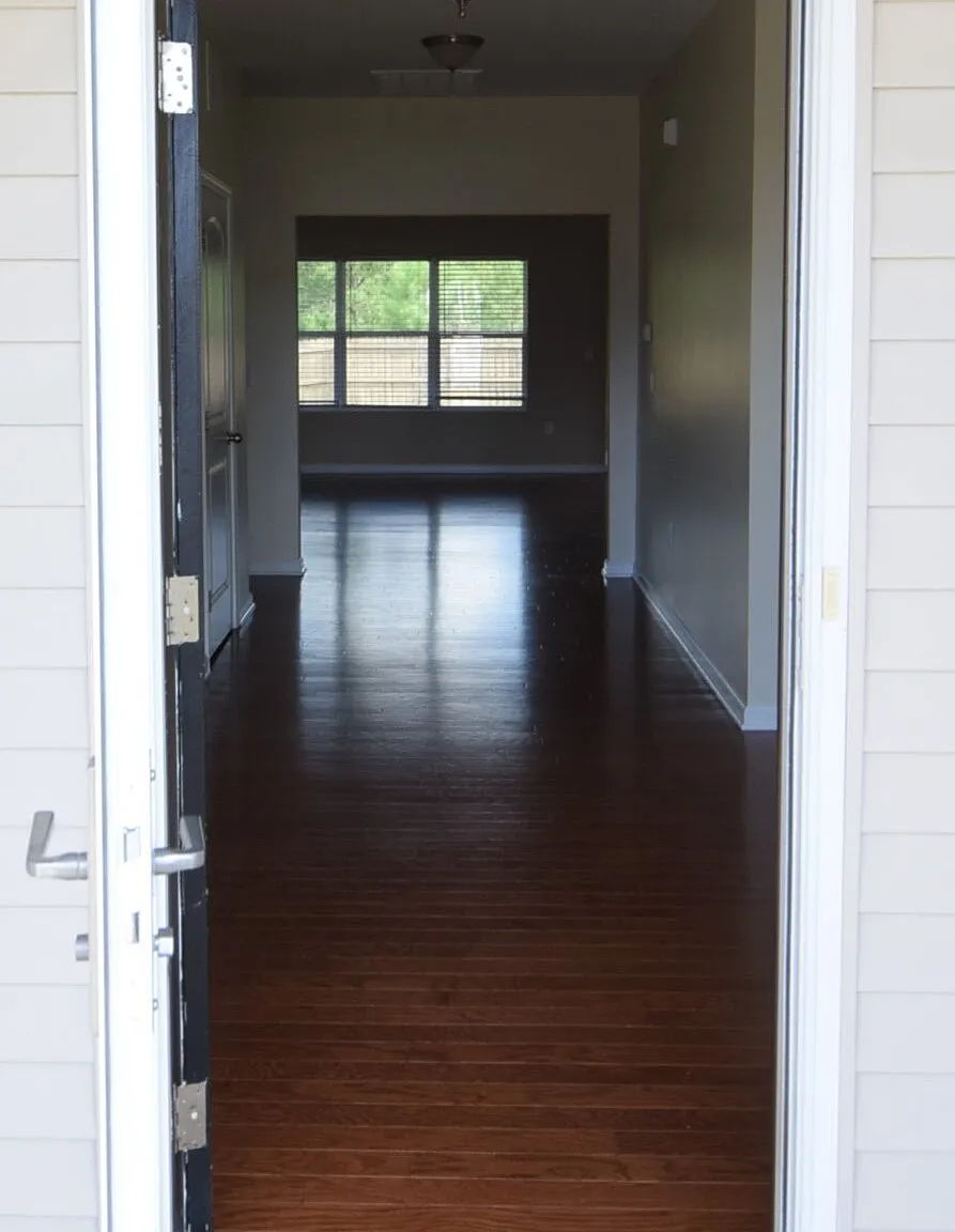 3 bed, 2.0 bath, 1818 sqft, $1,825 — Photo 2
