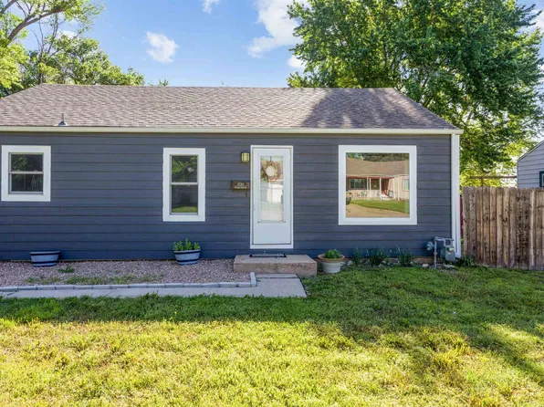1720 Moyle St, Augusta, KS 67010