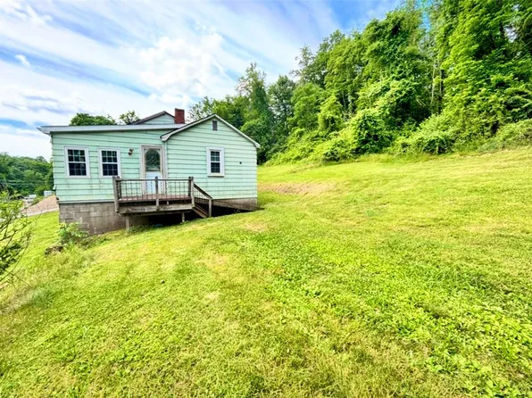 61 McMichael Rd, Carnegie, PA 15106