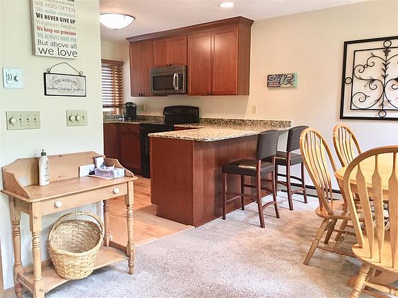 4th image of 17 Riverglade Drive #2