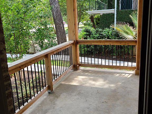 4th image of 128 Katherine Ct APT 1