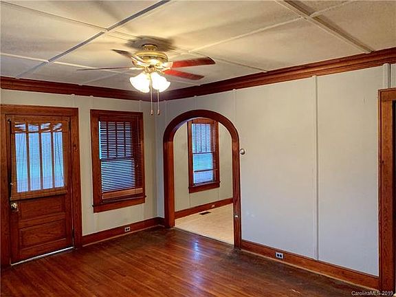 3rd image of 1429 White Oak Ave