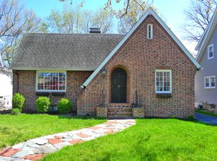 10 Raymond Ter, Norwalk, CT 06855