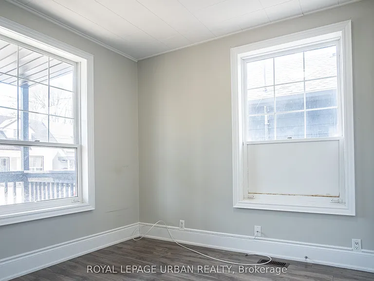 36 Welland St #MAIN FLOOR — Photo 6