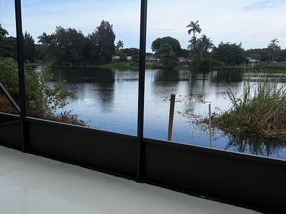 4th image of 3830 DAVIS Road