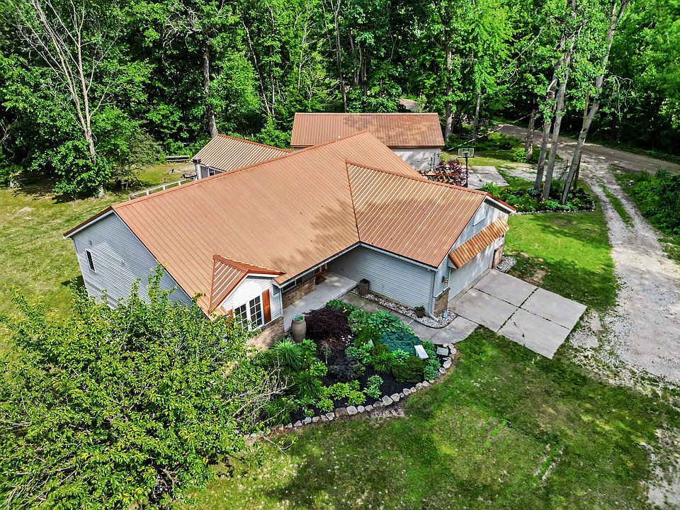 1st image of 3155 Eleven Mile Rd NE