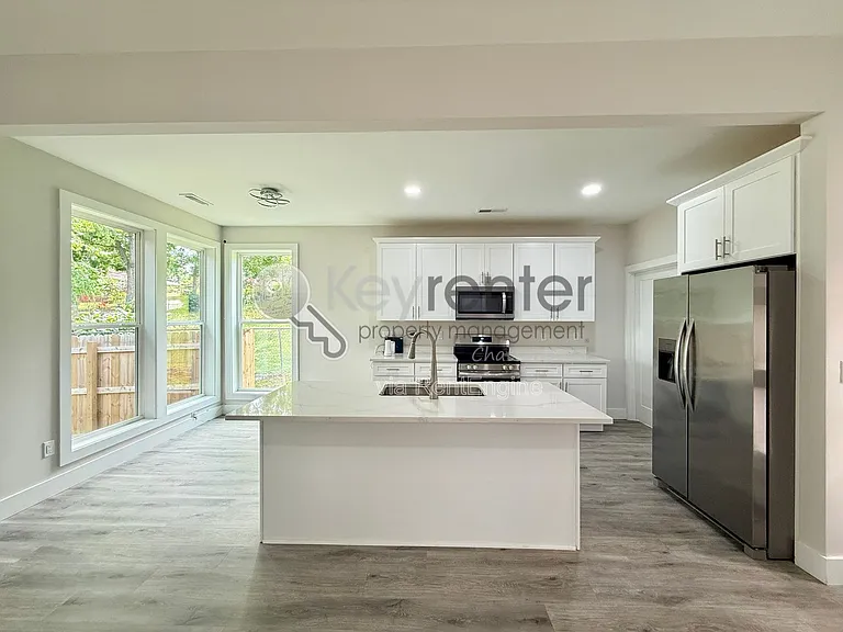 732 Belle Vista Ave — Photo 3