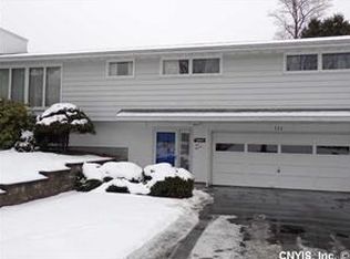 111 Newport Dr, North Syracuse, NY 13212