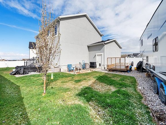 4th image of 2080 E Colette St