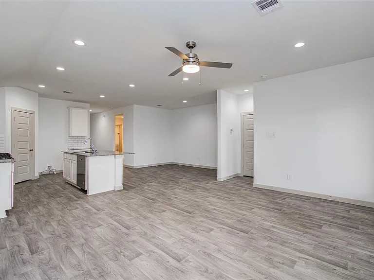 10602 Great Basin Dr — Photo 12