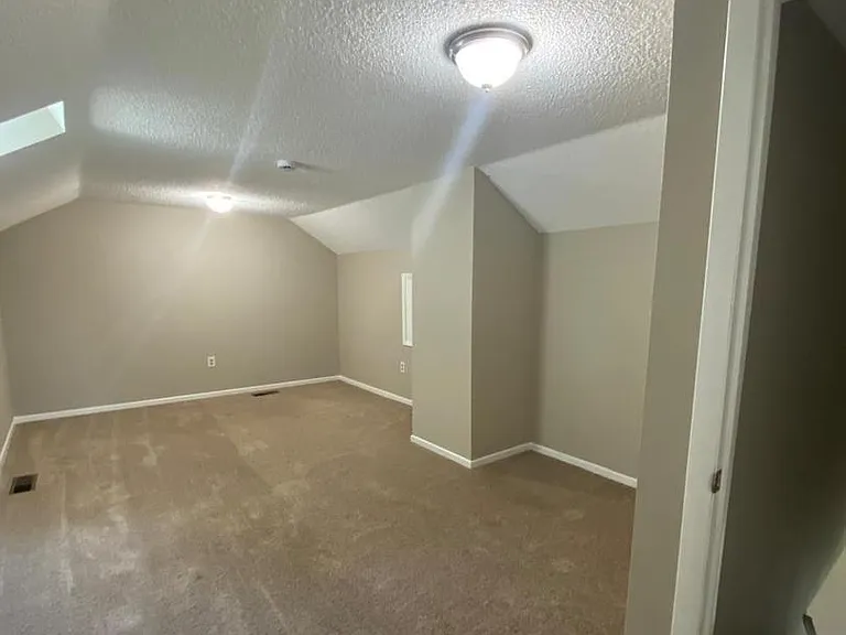 254 Hampshire Dr — Photo 13