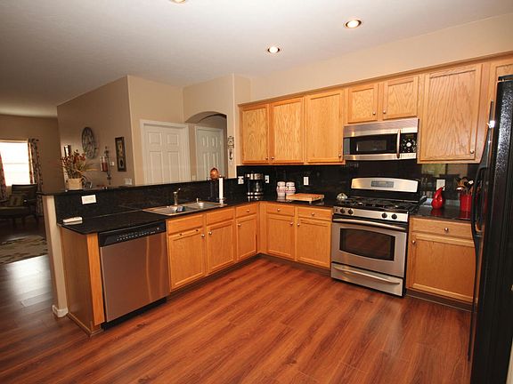 3rd image of 375 E Camino Rancho Seguro