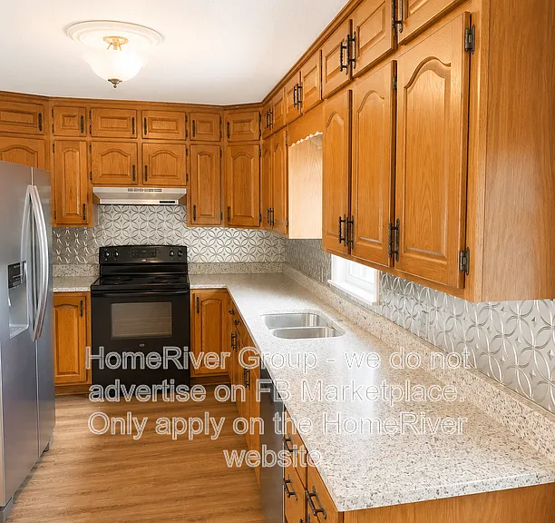 4325 Gladstone Blvd — Photo 2