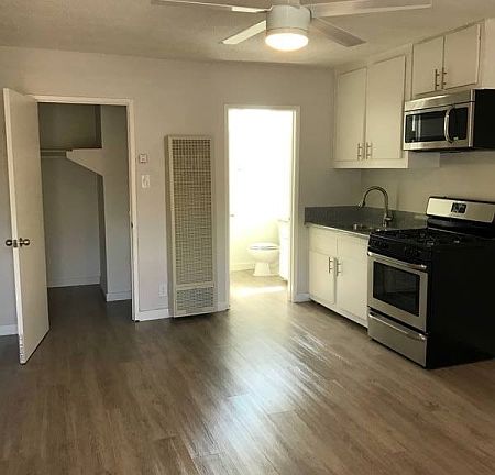 2nd image of 9017 Langdon Ave APT 10