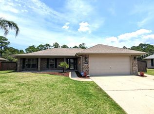 1992 Bay Pine Cir, Gulf Breeze, FL 32563
