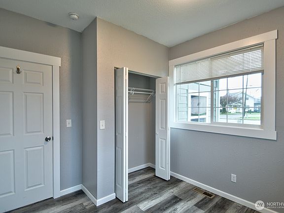5th image of 401 Emerson Avenue